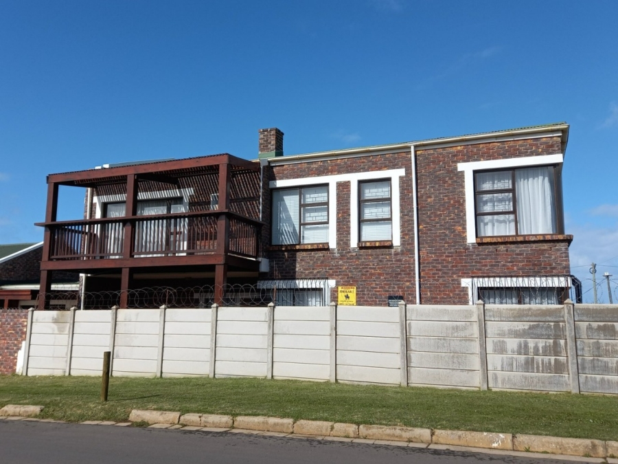  Bedroom Property for Sale in C Place Eastern Cape